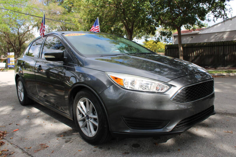 2017 Ford Focus SE photo 3