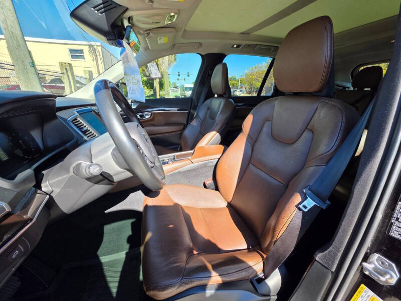 2019 Volvo XC90 T6 Momentum