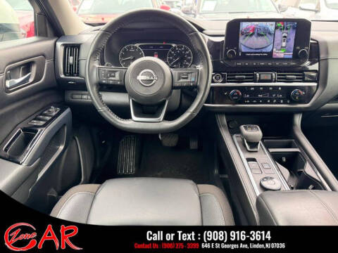 2023 Nissan Pathfinder SL