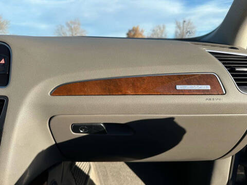 2011 Audi Q5 2.0T quattro Premium Plus