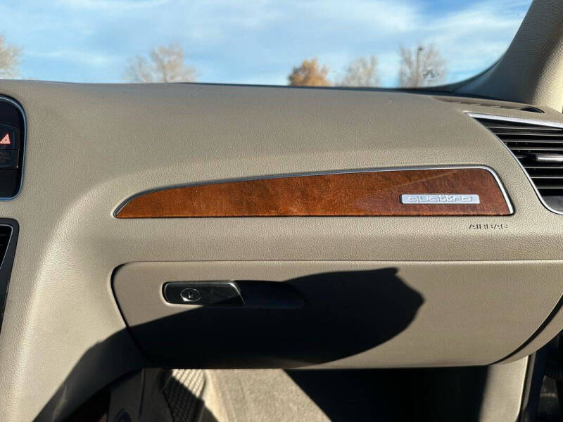 2011 Audi Q5 2.0T quattro Premium Plus