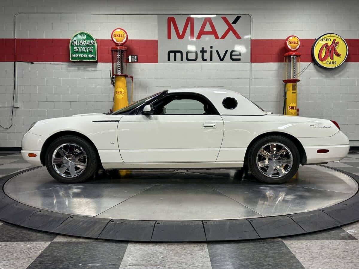 2003 Ford Thunderbird 5