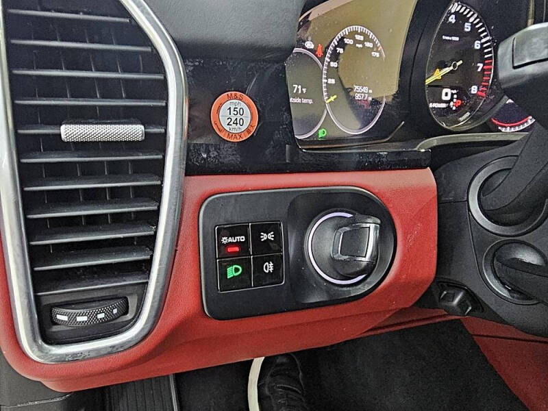 2020 Porsche Cayenne E-Hybrid