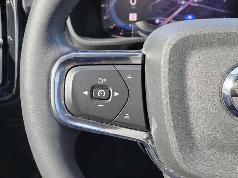 2023 Volvo XC40 B5 Plus Bright Theme