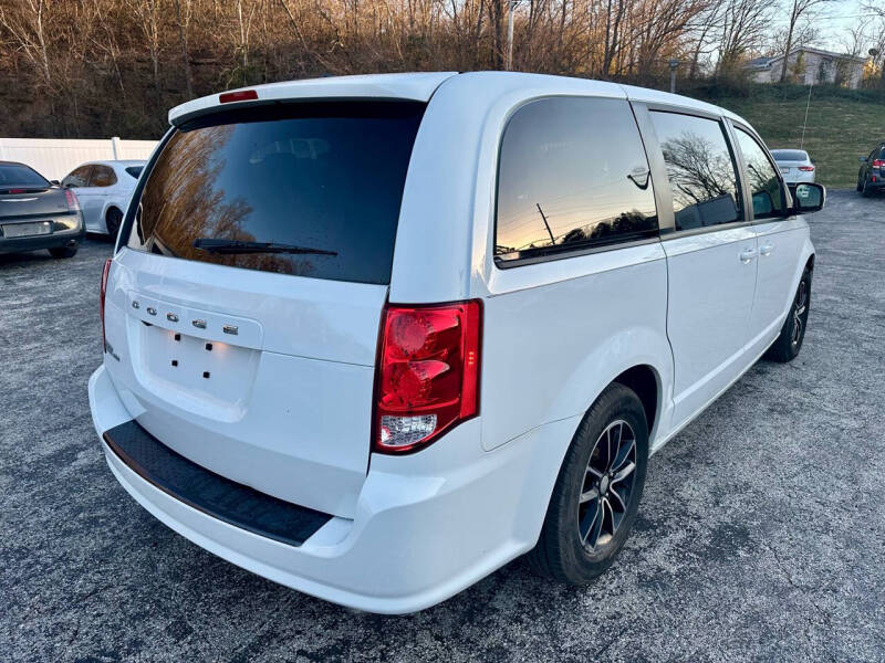 2019 Dodge Grand Caravan SE Plus photo 8