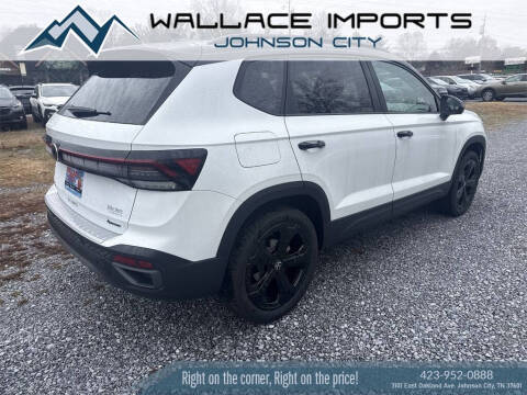 2026 Volkswagen Taos SE Black 4Motion