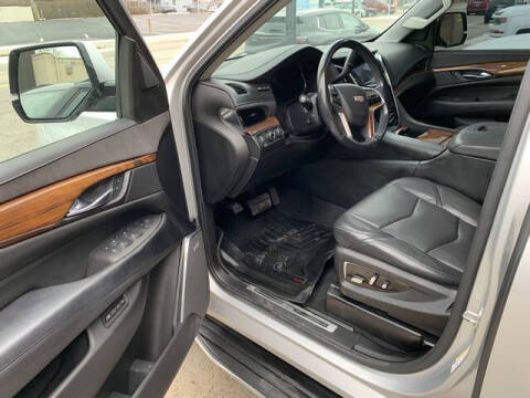 2016 Cadillac Escalade Luxury Collection