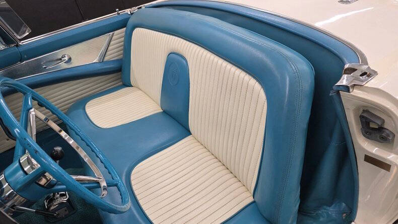 1956 Ford Thunderbird