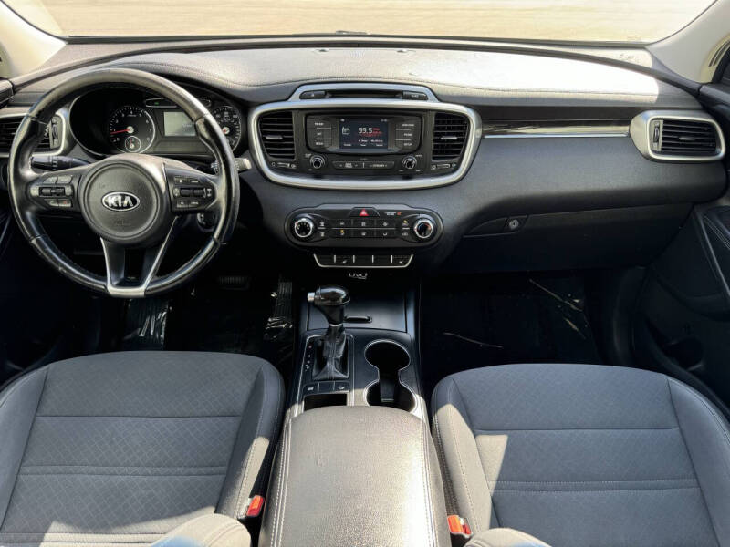 2016 Kia Sorento LX
