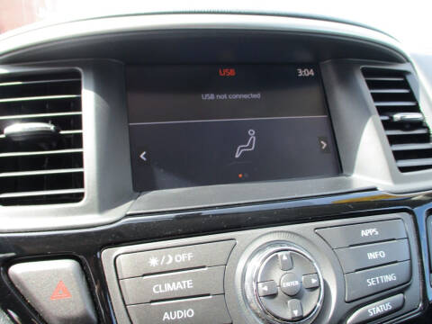 2017 Nissan Pathfinder SL