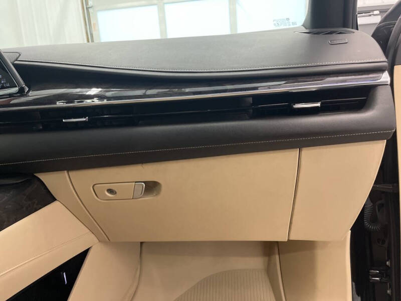 2022 Cadillac Escalade ESV Premium Luxury