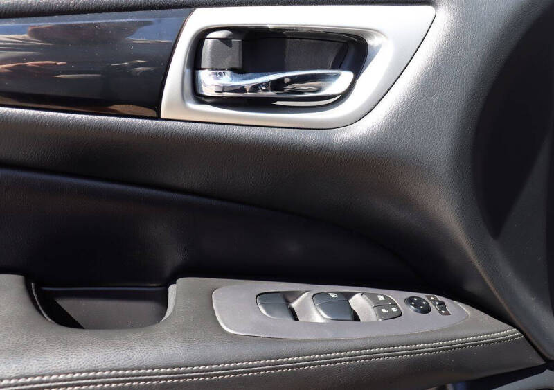 2020 Nissan Pathfinder S
