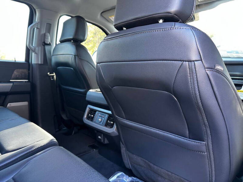 2025 Ford F-350 Super Duty Lariat