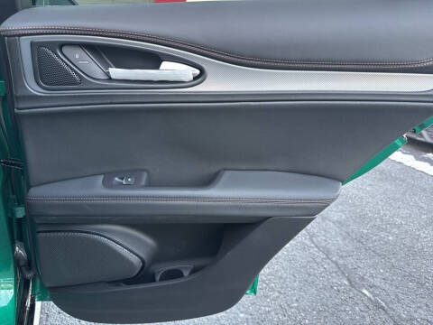 2025 Alfa Romeo Stelvio Intensa