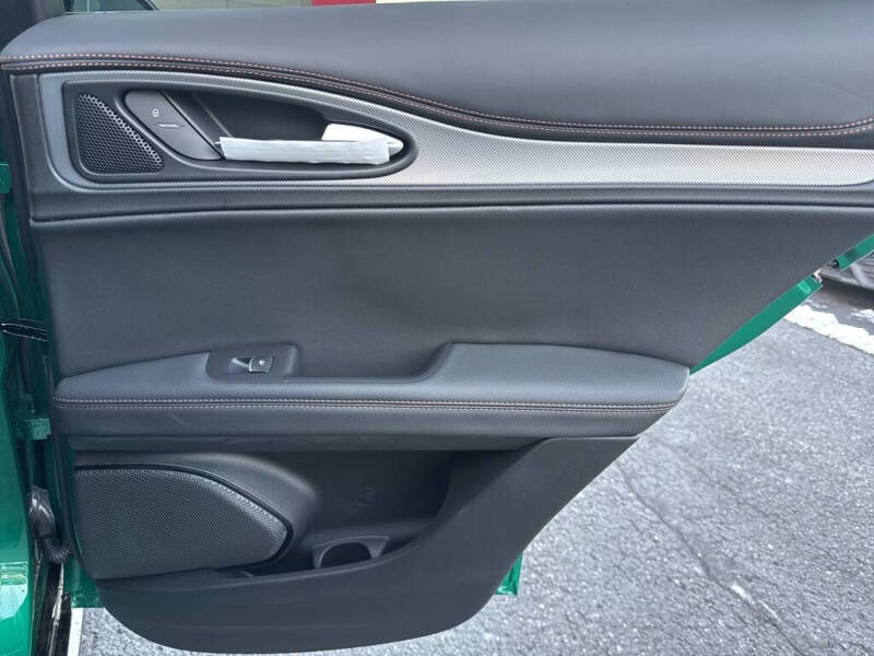 2025 Alfa Romeo Stelvio Intensa