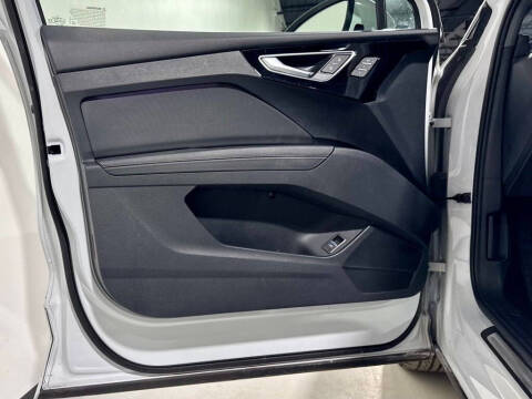 2022 Audi Q4 e-tron quattro Premium Plus 50