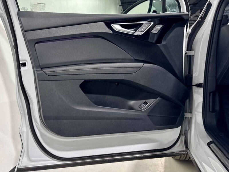 2022 Audi Q4 e-tron quattro Premium Plus 50