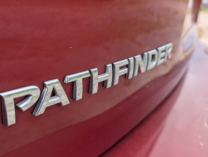 2017 Nissan Pathfinder SV