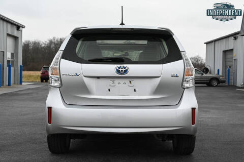 2012 Toyota Prius v Two