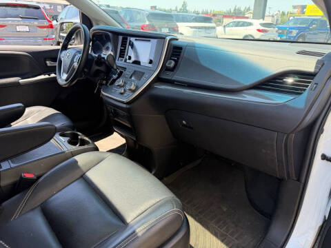 2017 Toyota Sienna