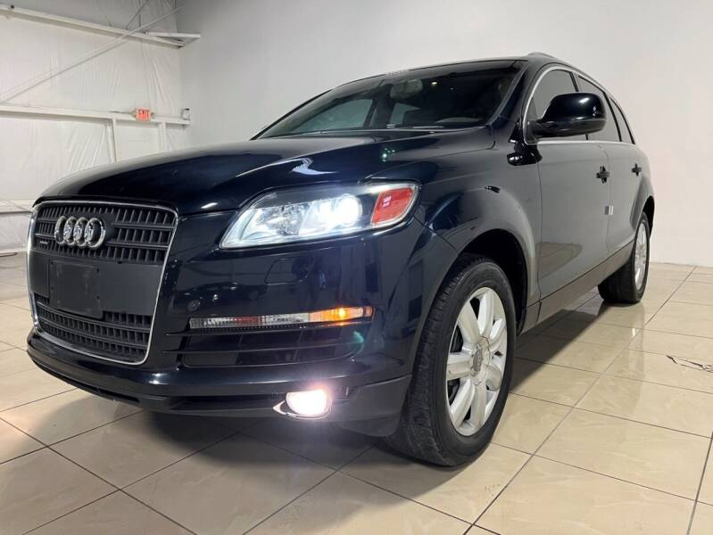 2007 Audi Q7 for sale at ROADSTERS AUTO in Houston TX
