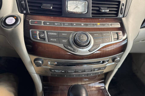 2015 Infiniti Q70 3.7