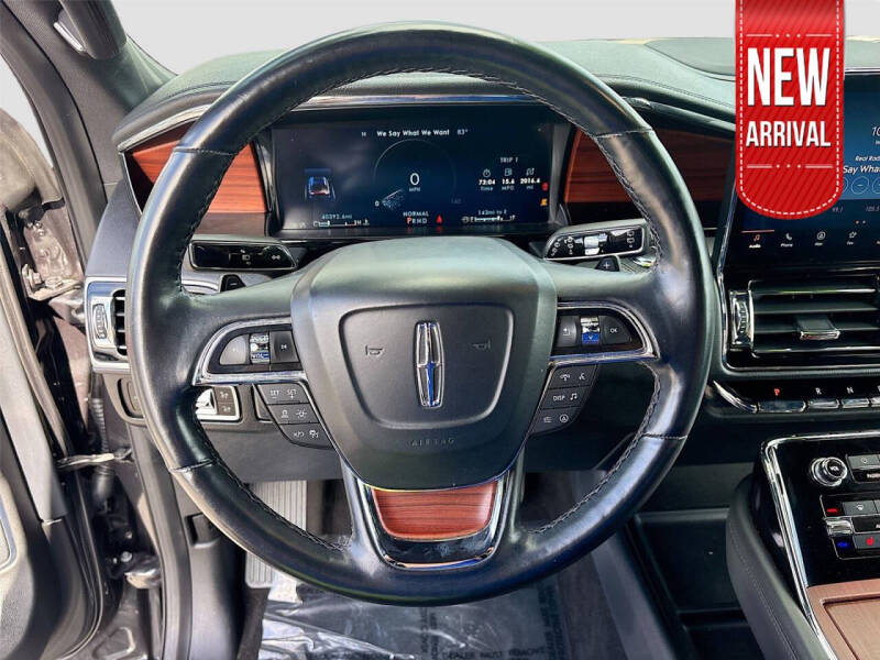 2023 Lincoln Navigator Standard