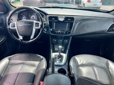 2011 Chrysler 200 Limited