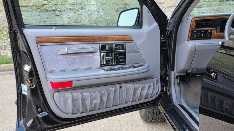 1994 Lincoln Continental Executive