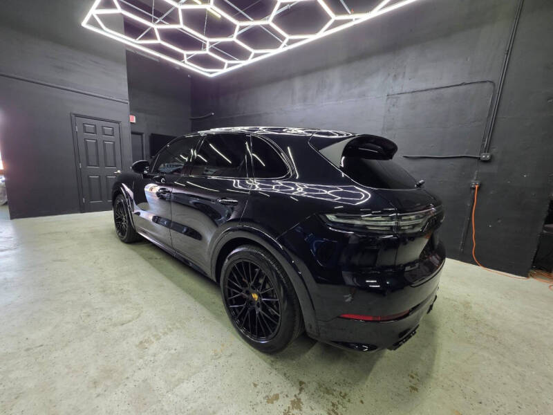 2021 Porsche Cayenne GTS