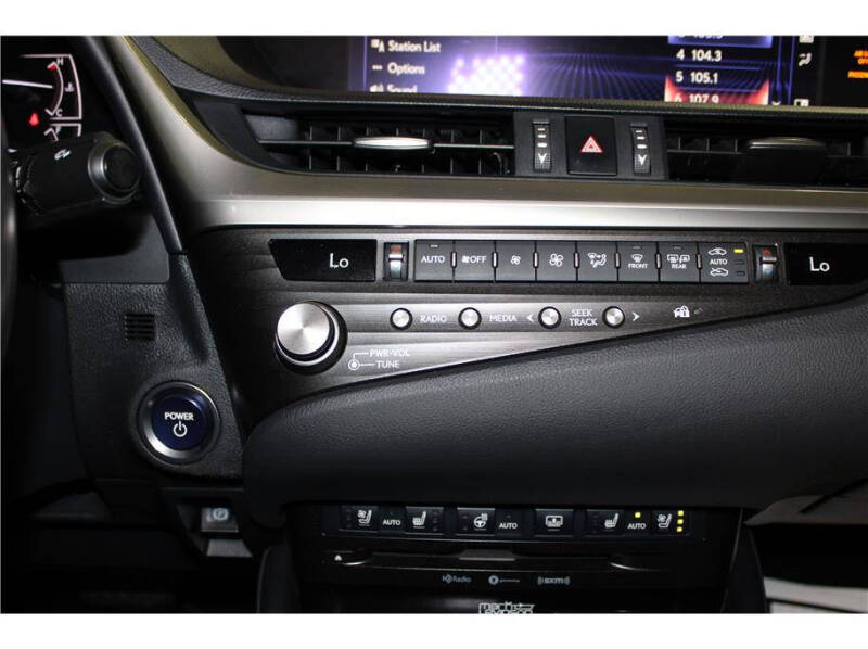 2021 Lexus ES 300h Luxury