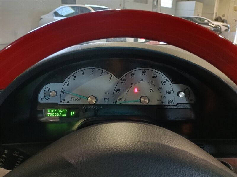 2002 Ford Thunderbird 38