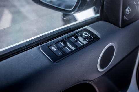 2020 Land Rover Discovery SE