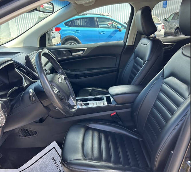 2021 Ford Edge