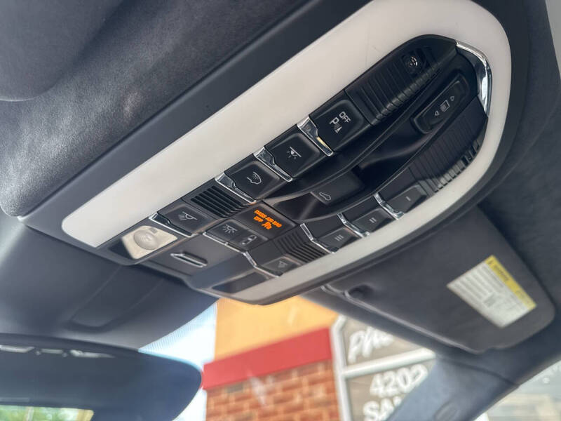 2016 Porsche Cayenne GTS