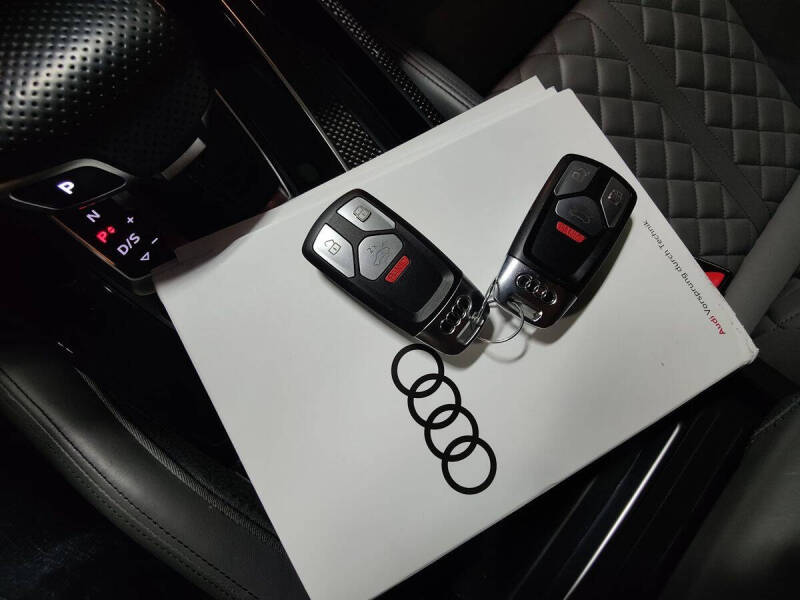 2022 Audi SQ5 3.0T quattro Premium Plus