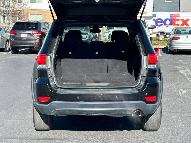2017 Jeep Grand Cherokee Laredo