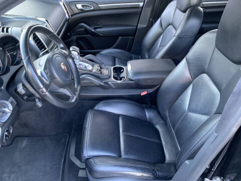 2014 Porsche Cayenne GTS