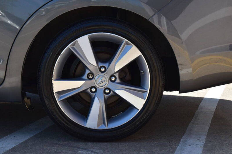 2013 Acura ILX 2.0L w/Tech