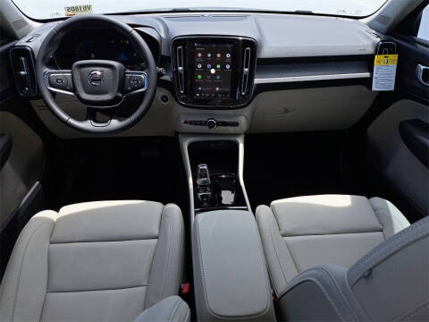 2026 Volvo XC40 B5 Plus