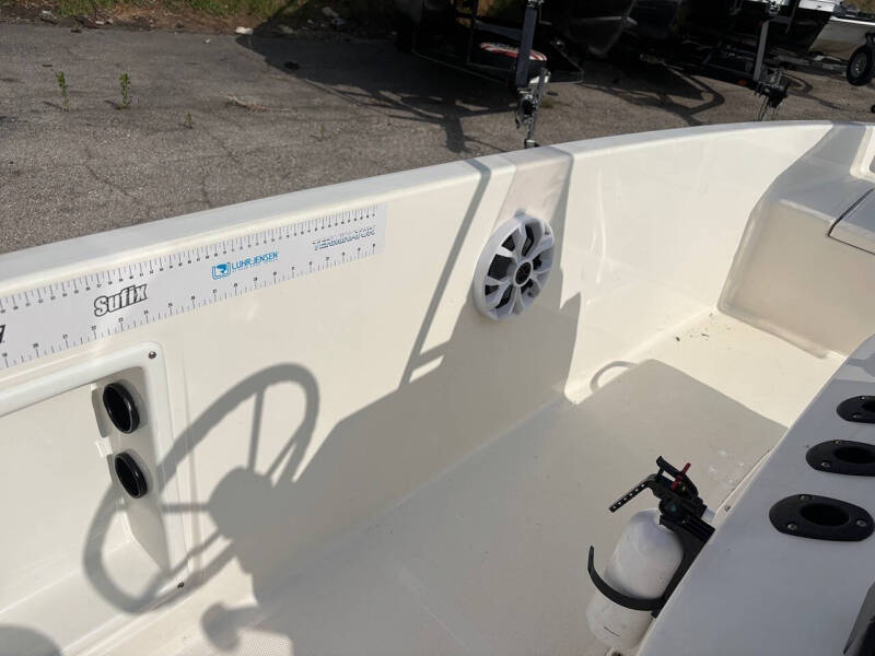 2019 Bayliner Element F18