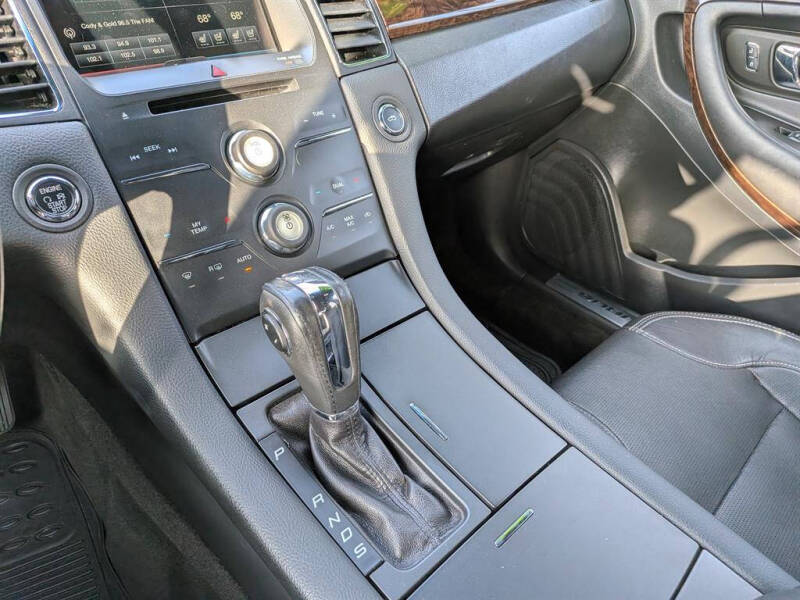 2015 Ford Taurus Limited