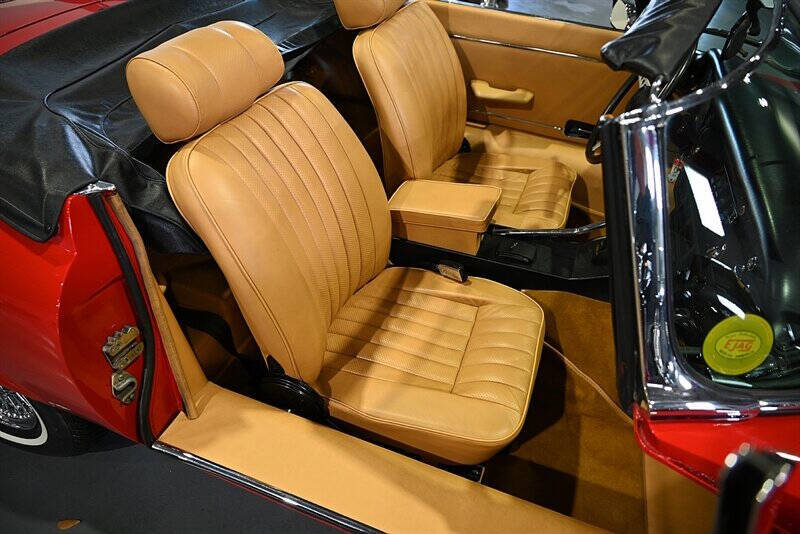 1974 Jaguar XKE 17