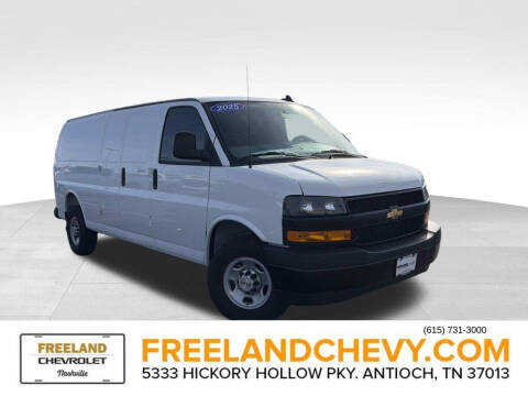 2025 Chevrolet Express 3500