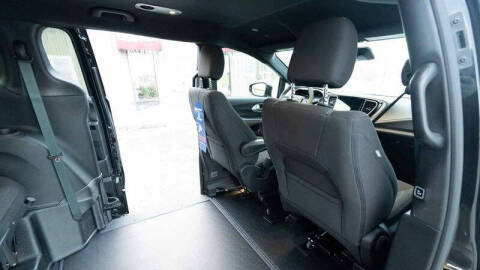 2024 Chrysler Pacifica Touring