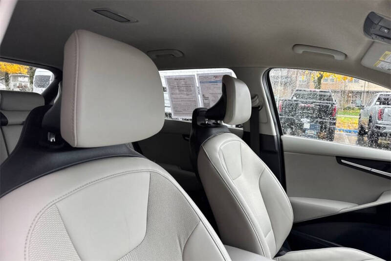 2023 Kia Niro EV Wind