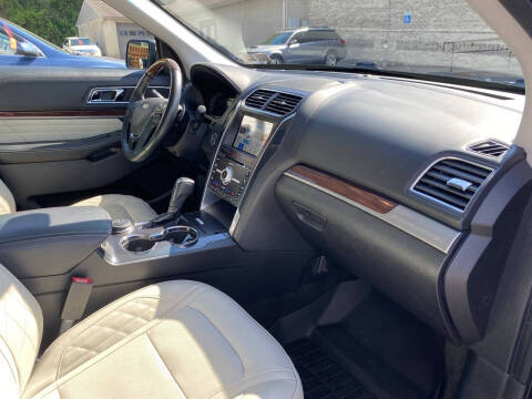 2017 Ford Explorer Platinum