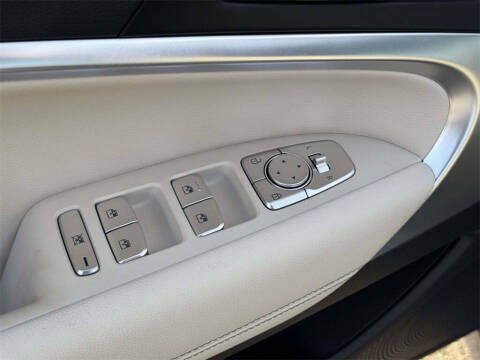 2026 Genesis G70 2.5T Standard