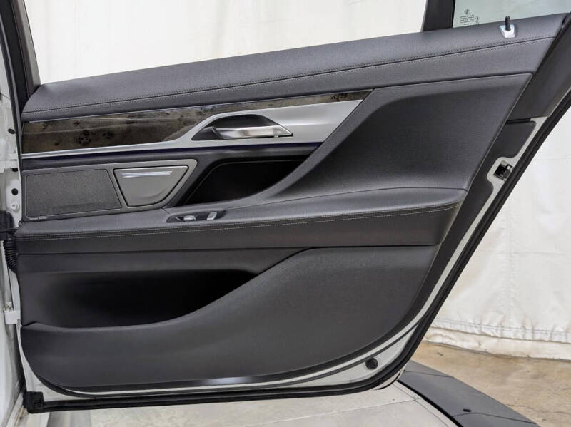 2018 BMW 7 Series 740e xDrive iPerformance