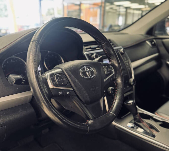 2016 Toyota Camry SE